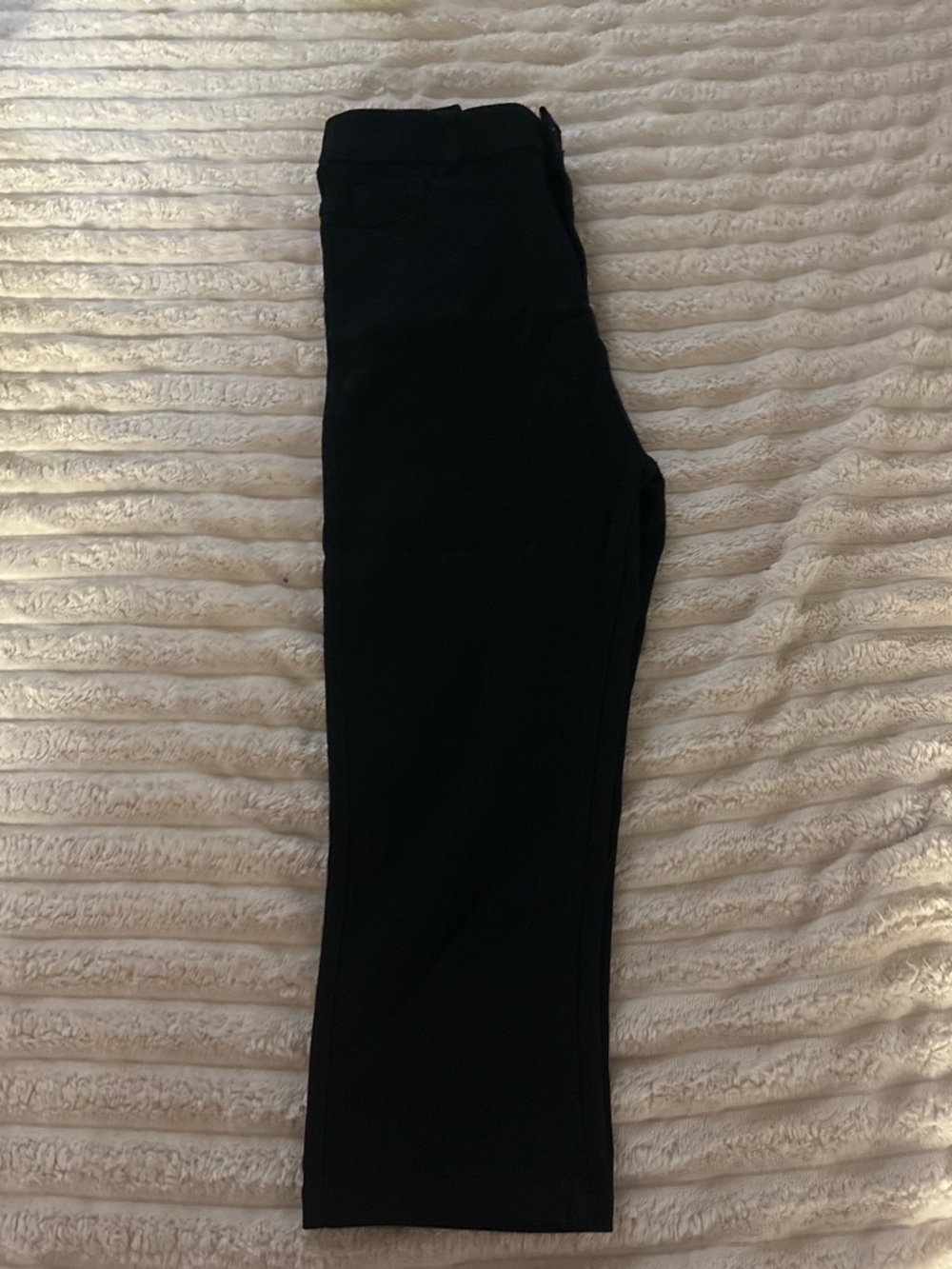 Black capris